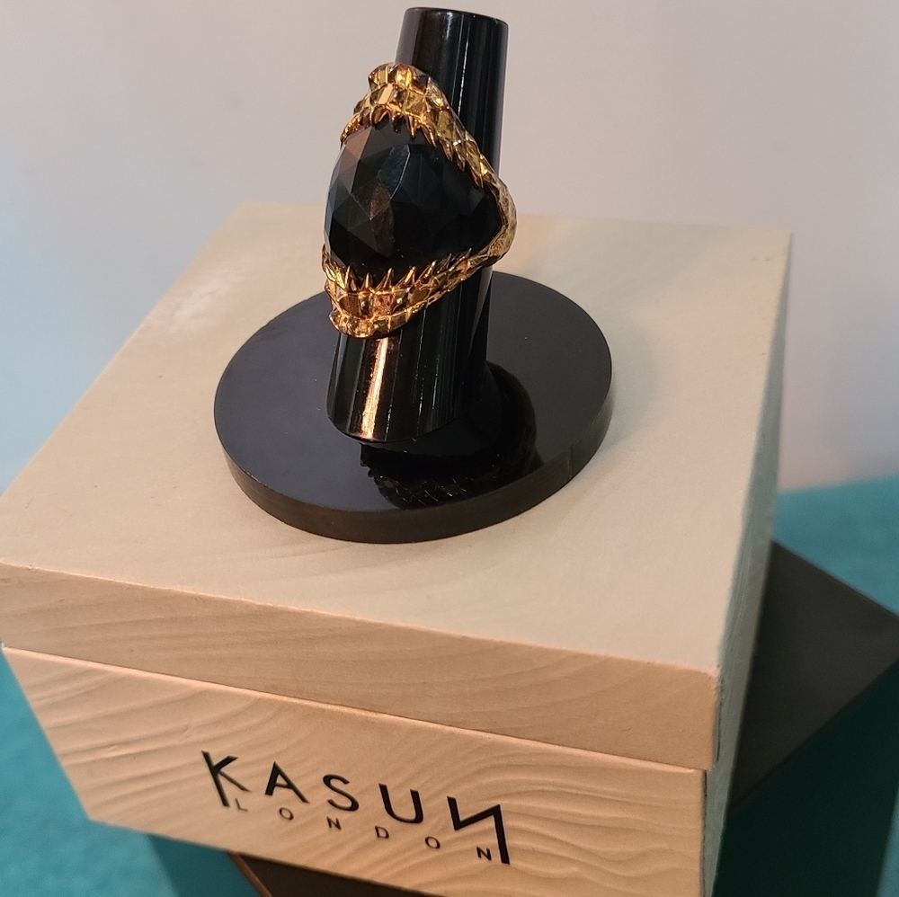 KASUN London Black Vampire Bite Ring